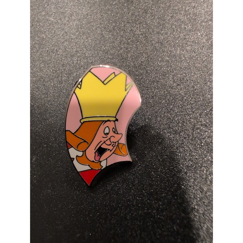 2026 DISNEY ALICE IN WONDERLAND 75TH PUZZLE MYSTERY BOX PIN KING OF HEARTS